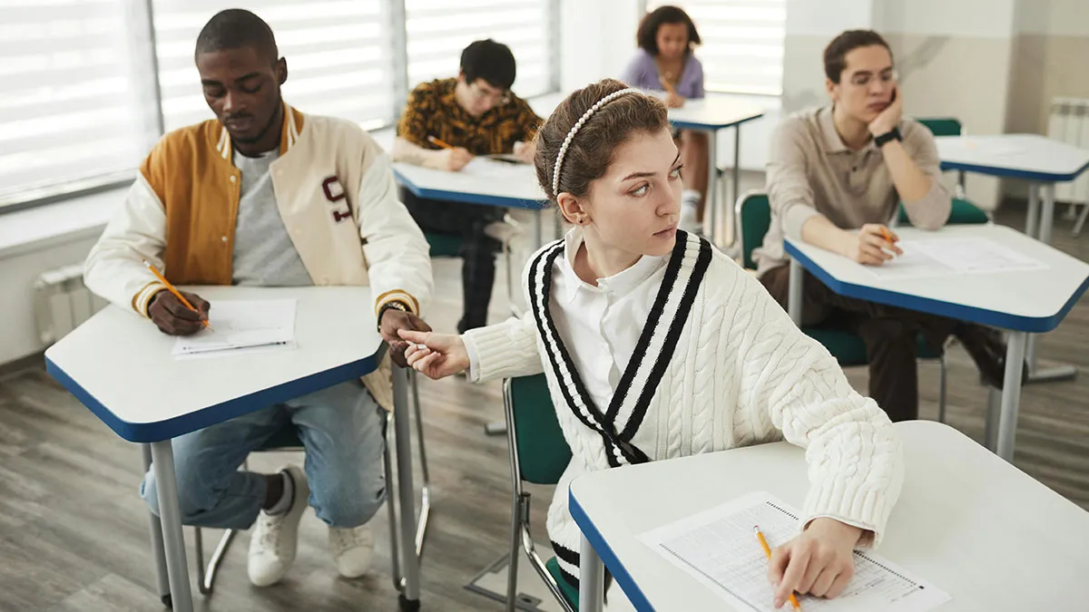 Teacher Comes Up With The Perfect Way To Catch Cheaters In Their Class, They Are Not Happy