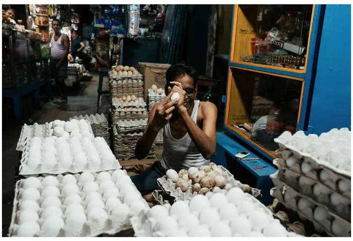 Photographer Takes Powerful Photos That Show The Beauty Of Daily Life Around The World (26 Pics)
