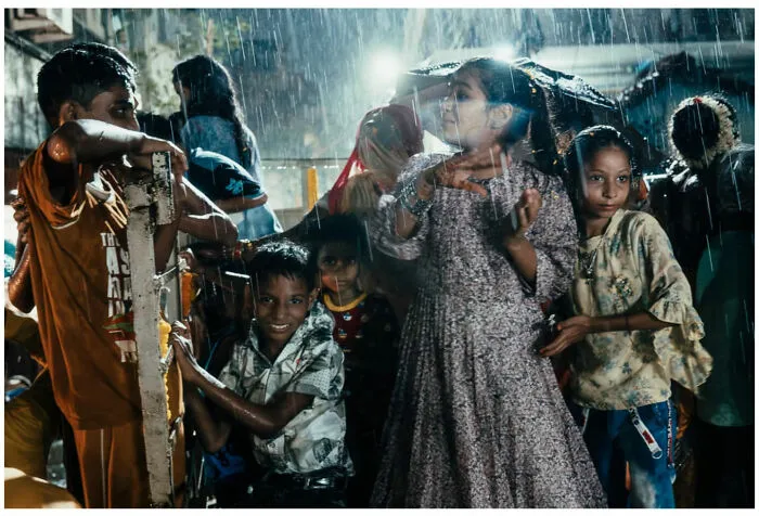 Photographer Takes Powerful Photos That Show The Beauty Of Daily Life Around The World (26 Pics)