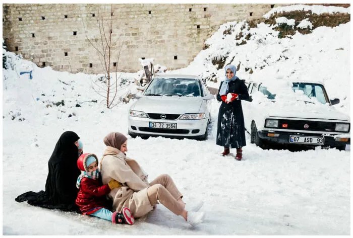 Photographer Takes Powerful Photos That Show The Beauty Of Daily Life Around The World (26 Pics)