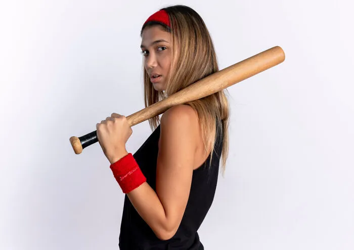 Women Share 50 “Unhinged” Tricks That Actually Keep Them Safe
