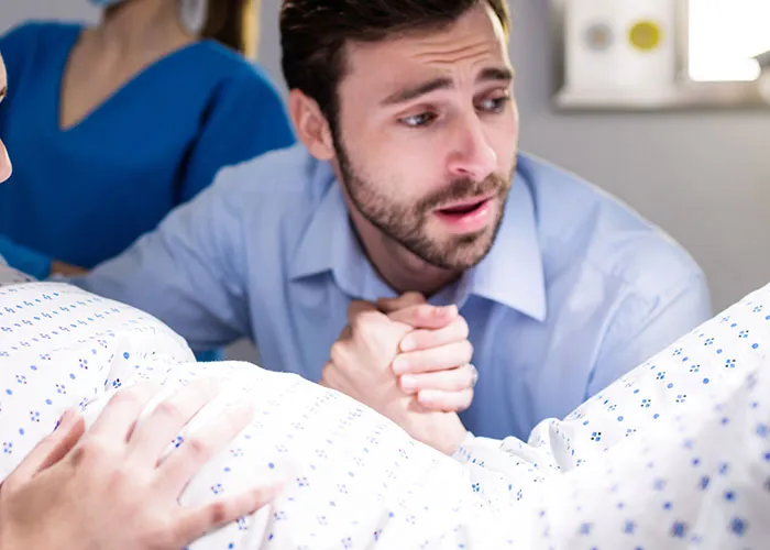 "Shut The Hell Up": 35 Dads Share Birthing Room Experiences And Give Advice To New Parents