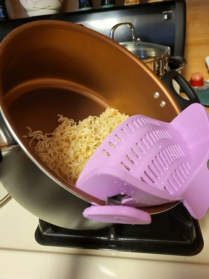 A <a Style="Display:inline;" Href="Https://Www.amazon.com/Kitchen-Gizmo-Strainer-Silicone-Colander/Dp/B018w9jii0?ie=utf8&th=1&linkcode=ll1&tag=bpdeer-20&linkid=130348d100f51f82a1e3280e0aeec99a&language=en_us&ref_=as_li_ss_tl" Target="_blank">    <span Style="Font: Inherit; Color: #d74b1f;"> Snap N' Strain Clip On Strainer </Span> Stops You From Accidentally Making A Pasta Sacrifice To The Kitchen Sink Gods