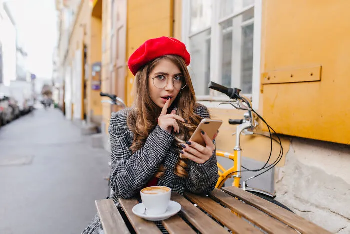 34 Lies That Snowballed So Hard People Had No Choice But To Live With Them