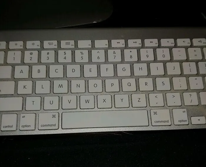 Mi hija de 8 años decidió que el teclado debería estar en orden alfabético