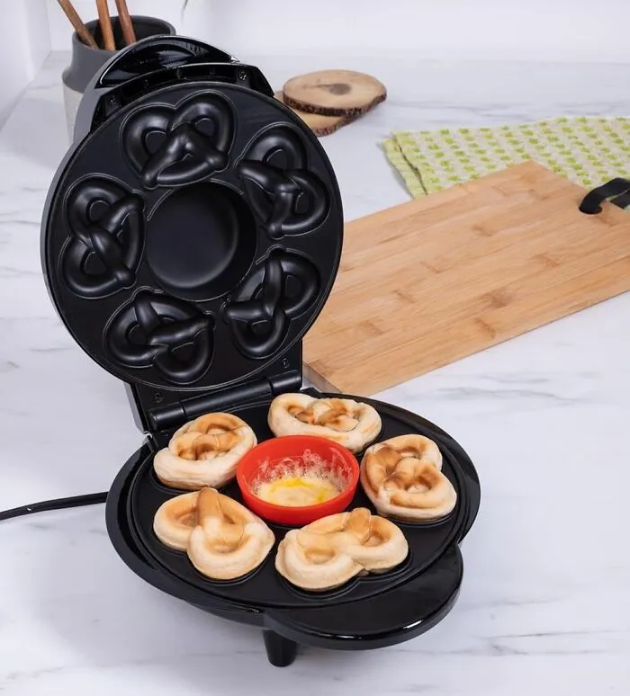 Your Late-Night Snacking Is About To Get Dangerously Specific And Wonderfully Terrible With <a Style="Display:inline;" Href="Https://Www.amazon.com/Superpretzel-Compartment-Officially-Fizz-Creations/Dp/B0crblgcg3?crid=1u30h4xv2g4r0&dib=eyj2ijoimsj9.sbjmwaikdzwo1yvwrnev_bz_xpfjezgdtxv5cwgshc9unlneqjc7ibdvnsfr8fbpkphh0apobxrvpujxogtmzhvni3jaojqce60urjoqzdarct1uxob1jas0yq2swdhvjf0oh6peq_yio7isziaclxe4cjcxxeylphdqbhudinxad51eosnqc9zxhgfqwmdrigrlv-Xy2--Wqgqthdx2db0xjqnhwncxzx-Ozifibqw.ylcpl2wal4g5gd-Tpvzruq53xuh-Ucel8lquan8-1bm&dib_tag=se&keywords=pretzel+maker&qid=1749112881&sprefix=pretzel+make%2caps%2c206&sr=8-3&linkcode=ll1&tag=bppony-20&linkid=3ea55d7da1715185aae7eaeb6fcd0207&language=en_us&ref_=as_li_ss_tl" Target="_blank"><span Style="Font: Inherit; Color: #d74b1f;"> This Pretzel Maker That Comes With Its Own Cheese Melting Compartment</Span>