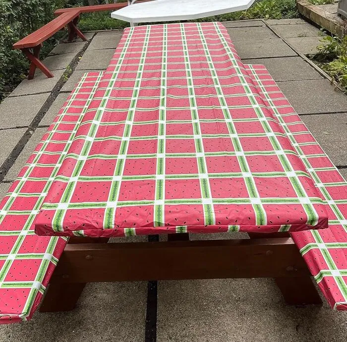 That Questionable Public Picnic Table With More Bird Poop Than Actual Wood Can Finally Become A Clean And Comfy Dining Spot Thanks To <a Style="Display:inline;" Href="Https://Www.amazon.com/Tablecloth-Accessories-Essentials-Waterproof-96/Dp/B095kvswnj?ie=utf8&th=1&linkcode=ll1&tag=bpraccoon-20&linkid=b173921824a257c259570fd2bdb996de&language=en_us&ref_=as_li_ss_tl" Target="_blank"><span Style="Font: Inherit; Color: #d74b1f;"> These Picnic Bench Covers</Span> That Dress Up Both The Table And The Seats In One Fell Swoop