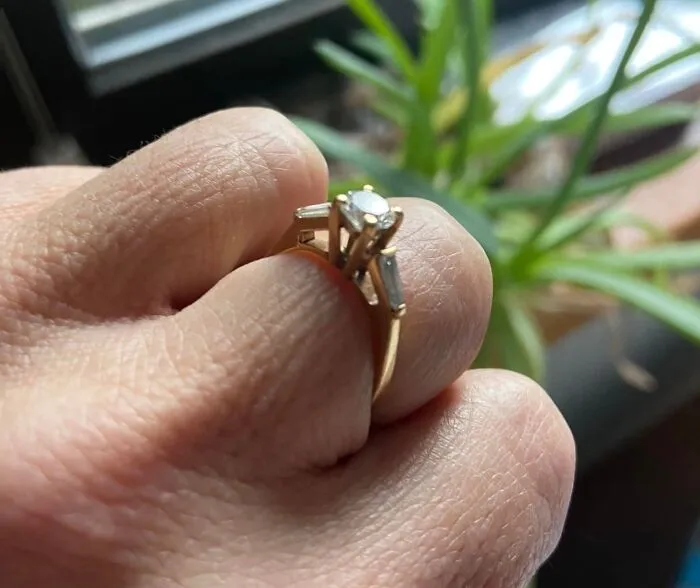 50 Times People Discovered Surprising Things Left Inside Their Homes By Previous Owners