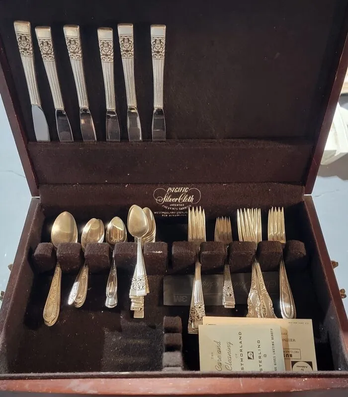 50 Times People Discovered Surprising Things Left Inside Their Homes By Previous Owners