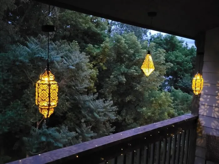 Let The Sun Do The Heavy Lifting So Your Backyard Can Look Effortlessly Fab At Night With These <a Style="Display:inline;" Href="Https://Www.amazon.com/Decorative-Waterproof-Moroccan-Decorations-Backyard/Dp/B096vktbk6?ie=utf8&th=1&linkcode=ll1&tag=bpsheep-20&linkid=37f562560683d84d31f38c006ba8fd08&language=en_us&ref_=as_li_ss_tl" Target="_blank"><span Style="Font: Inherit; Color: #d74b1f;"> Hanging Solar Lanterns</Span>