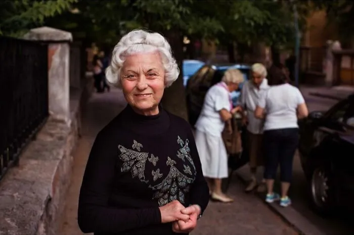 48 Portraits Of Older Women Around The World That Redefine Beauty At Any Age