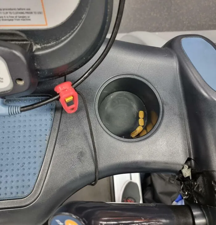 Some Scrag Left Her Fake Nails In The Gym Treadmill