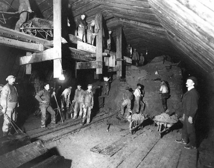 Construction Of Great Northern Railroad Tunnel Beneath Downtown Seattle, 1903