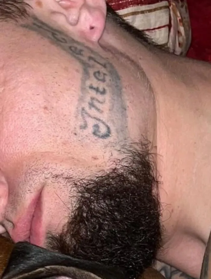 40 Tatuajes horribles para recordarnos que algunos errores son difíciles de borrar
