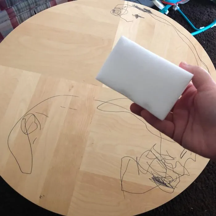Rather Than Owning A Whole Arsenal Of Specialized Stain Removers, Many A Mysterious Mark On Your Walls, Baseboards, And Beyond Can Often Be Vanquished By This One Surprisingly Mighty <a Style="Display:inline;" Href="Https://Www.amazon.com/Extra-Large-Cleaning-Eraser-Sponge/Dp/B07176372t?ie=utf8&linkcode=ll1&tag=bptapir-20&linkid=3301e37a9c3cd782cdb567569f024eb2&language=en_us&ref_=as_li_ss_tl" Target="_blank"><span Style="Font: Inherit; Color: #d74b1f;"> Extra Large Eraser Sponge</Span>