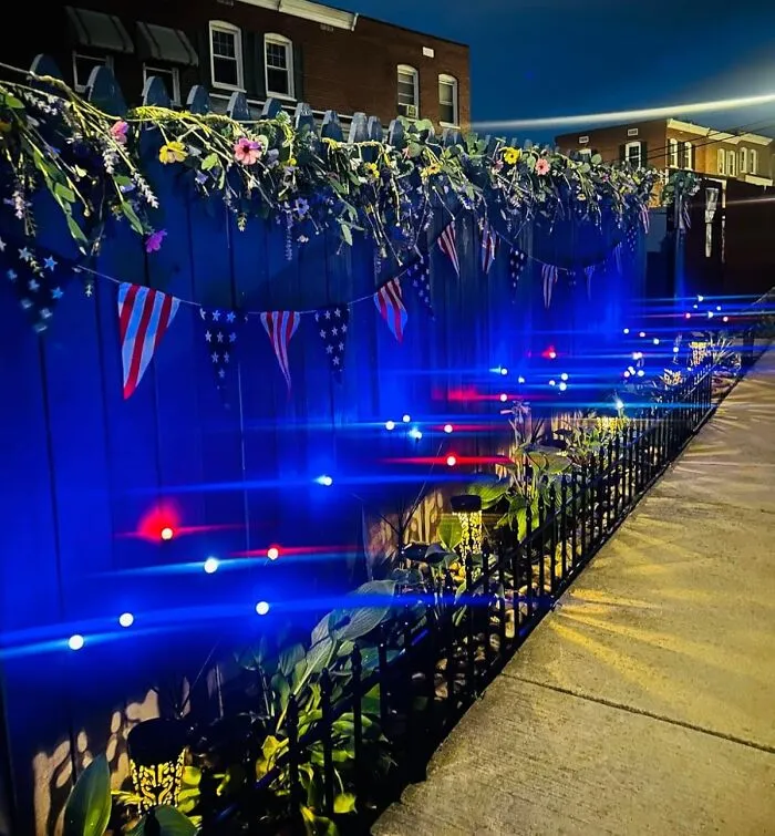 Your Garden Is About To Look Like A Tiny, Magical Fourth Of July Parade Has Come To Life, Thanks To These Enchanting <a Style="Display:inline;" Href="Https://Www.amazon.com/Decorations-Waterproof-Patriotic-Independence-National/Dp/B0cz36zhrb?ie=utf8&th=1&linkcode=ll1&tag=bplemur-20&linkid=f0198b88605c6b4caabbeb8aa08ede4a&language=en_us&ref_=as_li_ss_tl" Target="_blank"><span Style="Font: Inherit; Color: #d74b1f;"> Red And Blue Solar Firefly Lights</Span>