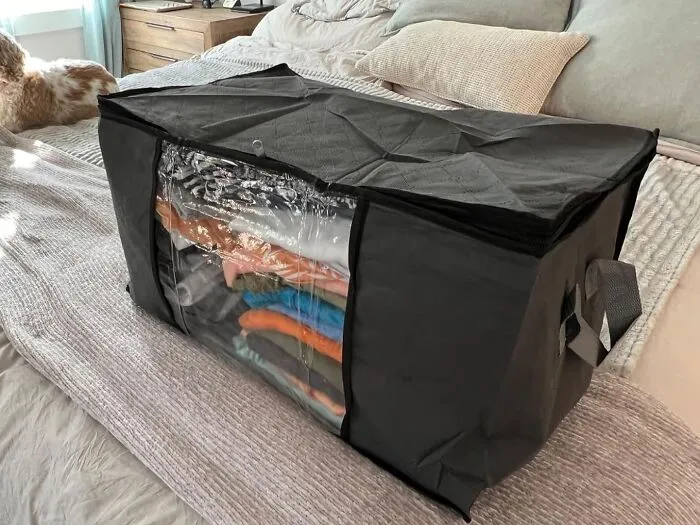 These <a Style="Display:inline;" Href="Https://Www.amazon.com/Fab-Totes-Containers-Organizing-Organization/Dp/B092zdhjmn?ie=utf8&th=1&linkcode=ll1&tag=bppig-20&linkid=23ebf2f5427abfd95c11edf8cb60b877&language=en_us&ref_=as_li_ss_tl" Target="_blank"><span Style="Font: Inherit; Color: #d74b1f;"> Large Capacity Clothes Storage Bags </Span> Are Basically Tiny, Soft-Sided Apartments For Your Out-Of-Season Wardrobe Or That Alarming Collection Of Graphic Tees You Can't Part With