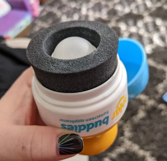 This <a Style="Display:inline;" Href="Https://Www.amazon.com/Solar-Buddies-Sunscreen-Applicators-Dispenser/Dp/B07ngr64m5?ie=utf8&th=1&linkcode=ll1&tag=bpkiwi-20&linkid=09788336e686faa07df41ae1398f9839&language=en_us&ref_=as_li_ss_tl" Target="_blank"><span Style="Font: Inherit; Color: #d74b1f;"> Solar Buddies Sunscreen Applicator </Span> Is How You Get Sunscreen On Squirmy Kids (Or Just Your Own Hard-To-Reach Back) Without It Turning Into A Messy, Uneven Wrestling Match