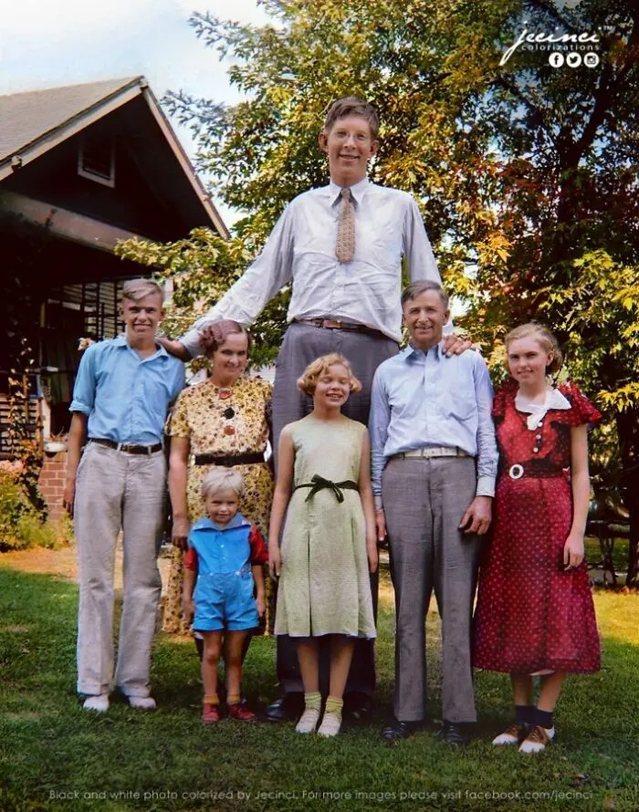 "The Giant Of Illinois" - Robert Wadlow, The Tallest Man In Recorded History, With His Family - 1935