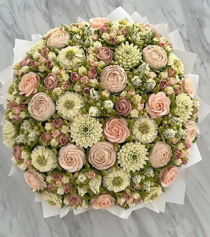 35 Cupcake Creations That Look Like Floral Masterpieces, By Baker Macey Nemer