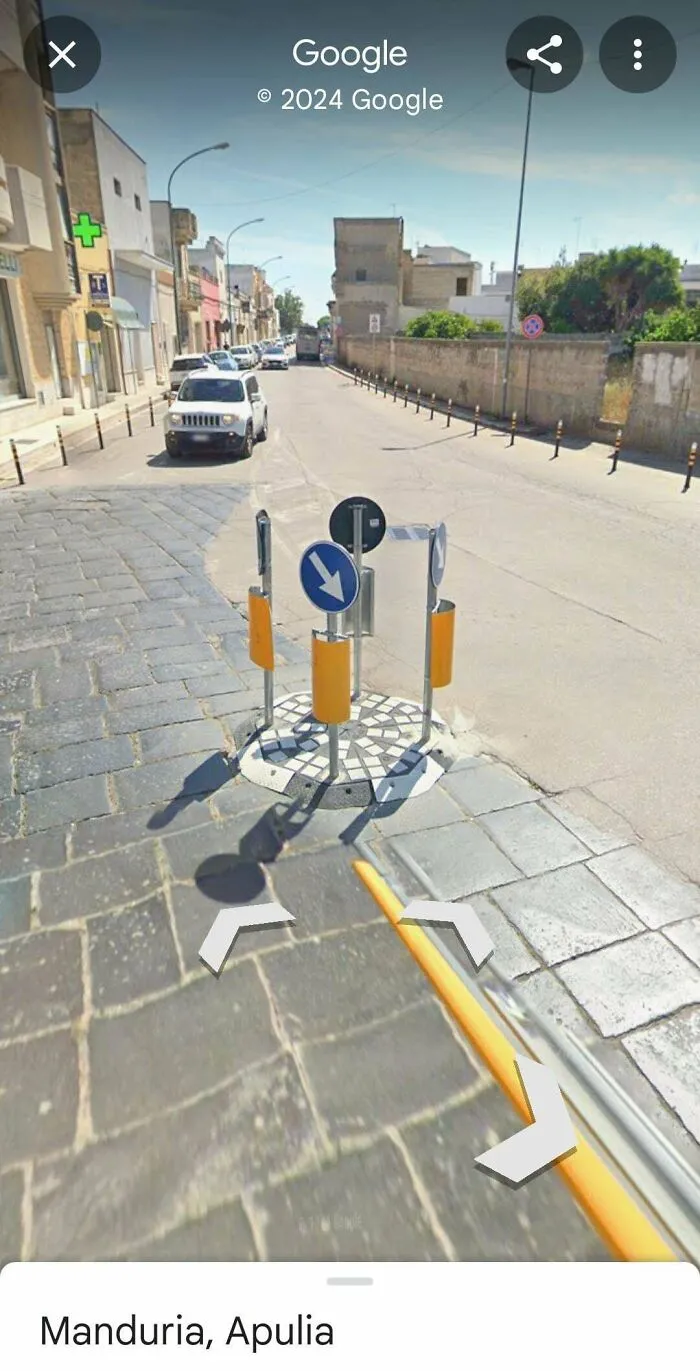 Found The Tiniest Roundabouts In Italy