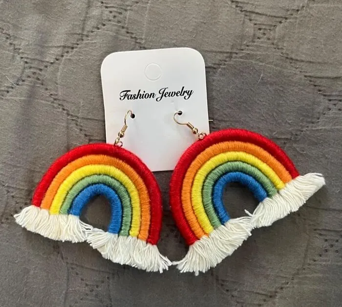 Your Ears Are About To Look Like They Hosted A Tiny, Very Chill, And Incredibly Well-Accessorized Pride Parade Thanks To These <a Style="Display:inline;" Href="Https://Www.amazon.com/Jeanbeau-Rainbow-Layered-Tassel-Earrings/Dp/B0c69yftg4?ie=utf8&th=1&linkcode=ll1&tag=bphawk-20&linkid=72236dec249e3af636641cbcc4845c97&language=en_us&ref_=as_li_ss_tl" Target="_blank"><span Style="Font: Inherit; Color: #d74b1f;"> Macrame Rainbow Earrings </Span>