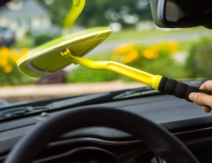 Wishing Your Arms Would Just Go-Go-Gadget To That Grimy Spot On The Windshield, Well, The <a Style="Display:inline;" Href="Https://Www.amazon.com/Dp/B0017k69ma?ascsubtag=5744047%2c39%2c58%2cd%2c0%2c0%2c0%2c1396%3a1%3b900%3a2%3b974%3a1%3b1338%3a1%2c46288435%2c0%2c0%2cgoogle&btn_ref=srctok-B1e26bfd6fcbda54&linkcode=ll1&tag=bpbutterfly-20&linkid=0b264a92a53e004bf4693e2e1931b07e&language=en_us&ref_=as_li_ss_tl" Target="_blank"><span Style="Font: Inherit; Color: #d74b1f;"> Reach And Clean Window Tool </Span> Is The Next Best Thing