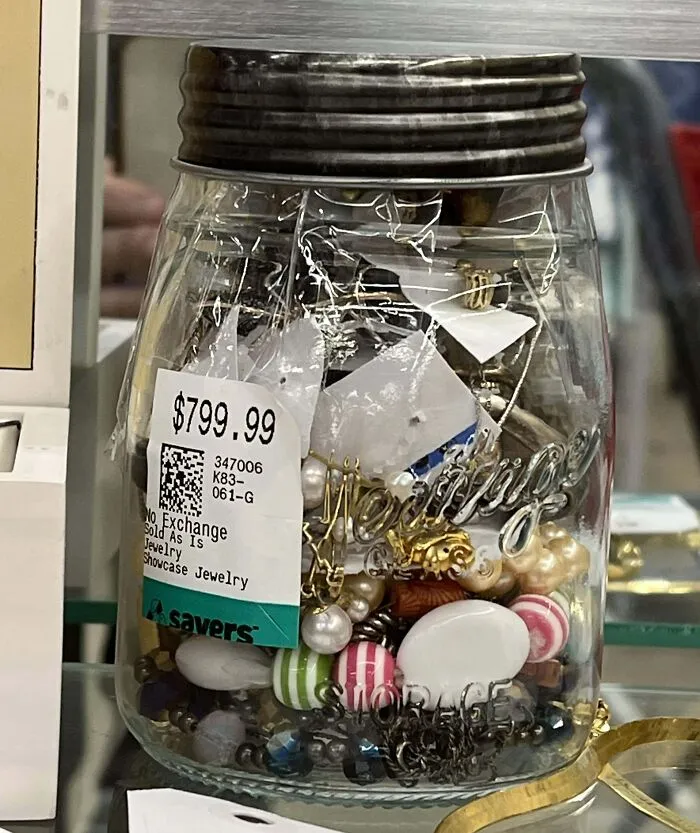 $800 por "unos pendientes de oro y unas cuentas geniales", dice el empleado