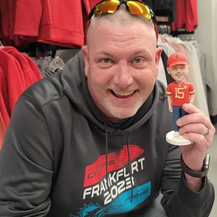We Make Custom Bobbleheads From People's Photos, And Some Of These Turned Out Adorably Hilarious