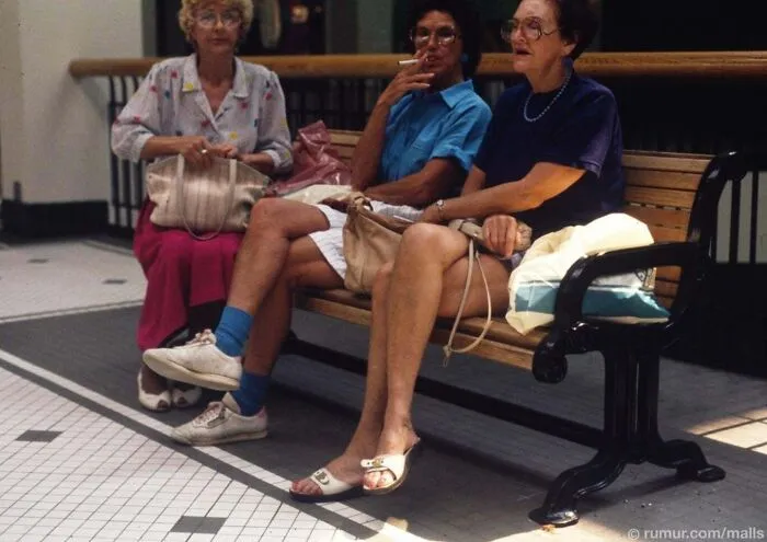 Who Remembers People Smoking In The Malls Back In The 1980’s ?!