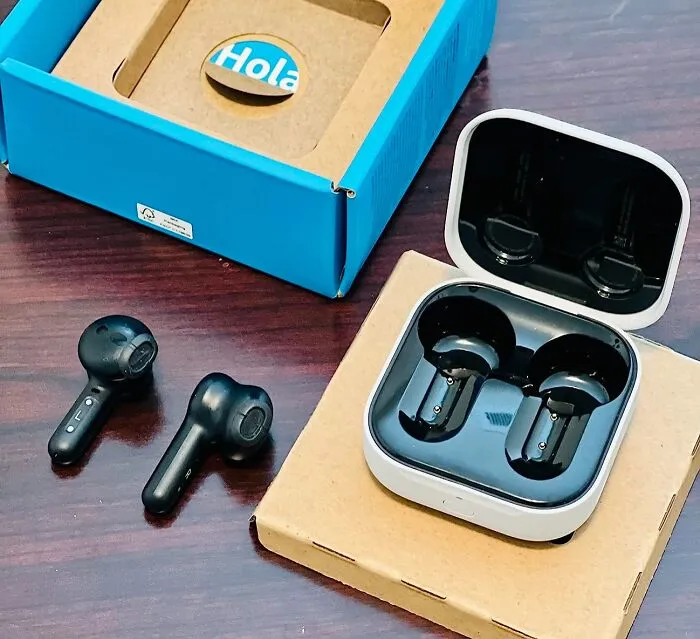 The <a Style="Display:inline;" Href="Https://Www.amazon.com/All-New-Echo-Buds-2023-Release-True-Wireless-Earbuds/Dp/B09jvg3twx?ie=utf8&th=1&linkcode=ll1&tag=bpworm-20&linkid=a7932ed5bd47e15b1df59886b4ede944&language=en_us&ref_=as_li_ss_tl" Target="_blank">    <span Style="Font: Inherit; Color: #d74b1f;"> Amazon Echo Buds </Span> Will Finally Let You Pretend You're On A Very Important Phone Call Even When You're Just Listening To True Crime Podcasts