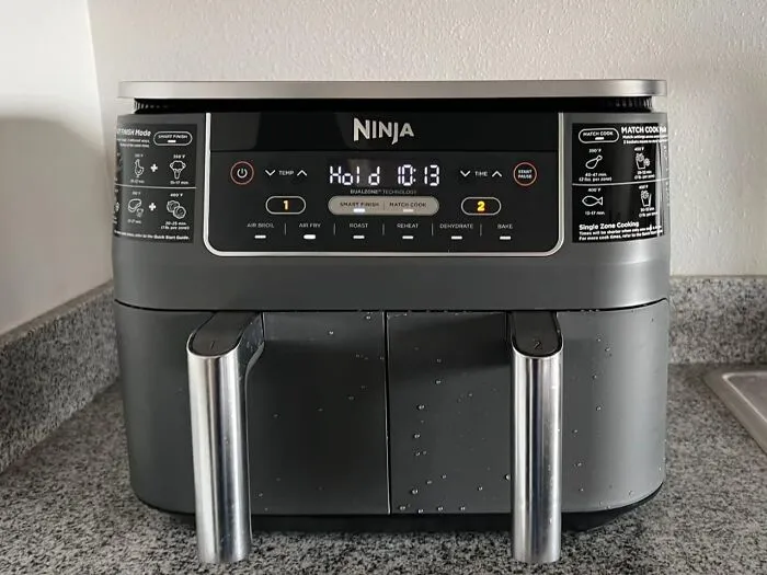 The <a Style="Display:inline;" Href="Https://Www.amazon.com/Ninja-Dz550-Independent-Thermometer-Dehydrate/Dp/B0b15q3hcq?ie=utf8&th=1&linkcode=ll1&tag=bpemu-20&linkid=8c236e38e519d8eb8d142588db7a5367&language=en_us&ref_=as_li_ss_tl" Target="_blank">    <span Style="Font: Inherit; Color: #d74b1f;"> Ninja 6-In-1 Air Fryer </Span> Is Basically The Overachiever Of Kitchen Appliances, Doing Everything But Your Taxes