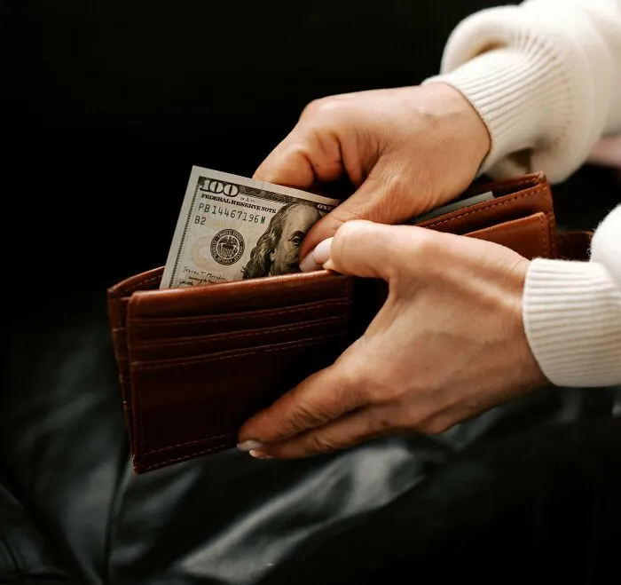 Someone Asked What Things Scream “I’m Middle Class,” And 36 People Delivered