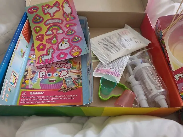 They Get To Play Mad Scientist And Then Eat The Results, Which Is A Much Tastier Outcome Than Most Chemistry Experiments, All Thanks To An <a Style="Display:inline;" Href="Https://Www.amazon.com/Playz-Edible-Candy-Science-Chemistry/Dp/B075rntzzx?ie=utf8&th=1&linkcode=ll1&tag=bpcrocodile-20&linkid=d98af1d57b71361adf1e5e92ae7e7428&language=en_us&ref_=as_li_ss_tl" Target="_blank"> <span Style="Font: Inherit; Color: #d74b1f;"> Edible Candy Making Science Kit </Span>