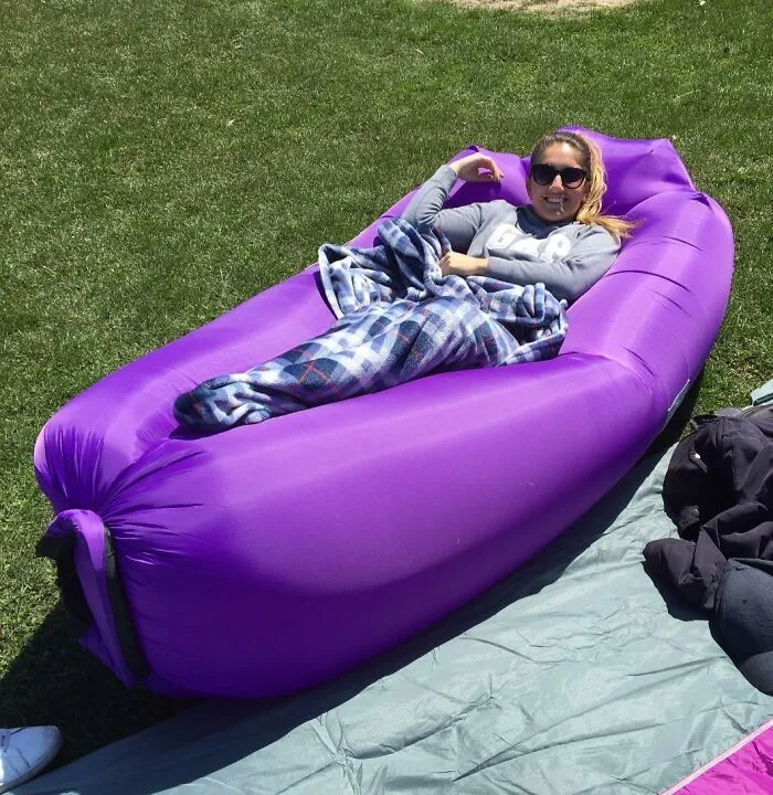 Surviving A Beach Day In Style (And Without A Sandy Butt Crack) Practically Requires This Cloud-Like <a Style="Display:inline;" Href="Https://Www.amazon.com/Wekapo-Inflatable-Hammock-Portable-Design-Ideal-Traveling/Dp/B073pvxszs?ie=utf8&th=1&linkcode=ll1&tag=bpowl-20&linkid=a7ba6f7f7e2640efd2f468679c0ff785&language=en_us&ref_=as_li_ss_tl" Target="_blank"><span Style="Font: Inherit; Color: #d74b1f;"> Inflatable Lounger</Span>