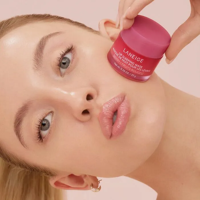 Your Lips Can Finally Experience The Overnight Glow-Up They Deserve With A <a Style="Display:inline;" Href="Https://Www.amazon.com/Dp/B07xxphqzk?th=1&linkcode=ll1&tag=bpworm-20&linkid=51d97f51c897b1b57850118b6906437e&language=en_us&ref_=as_li_ss_tl" Target="_blank">    <span Style="Font: Inherit; Color: #d74b1f;"> Laneige Lip Sleeping Mask </Span>