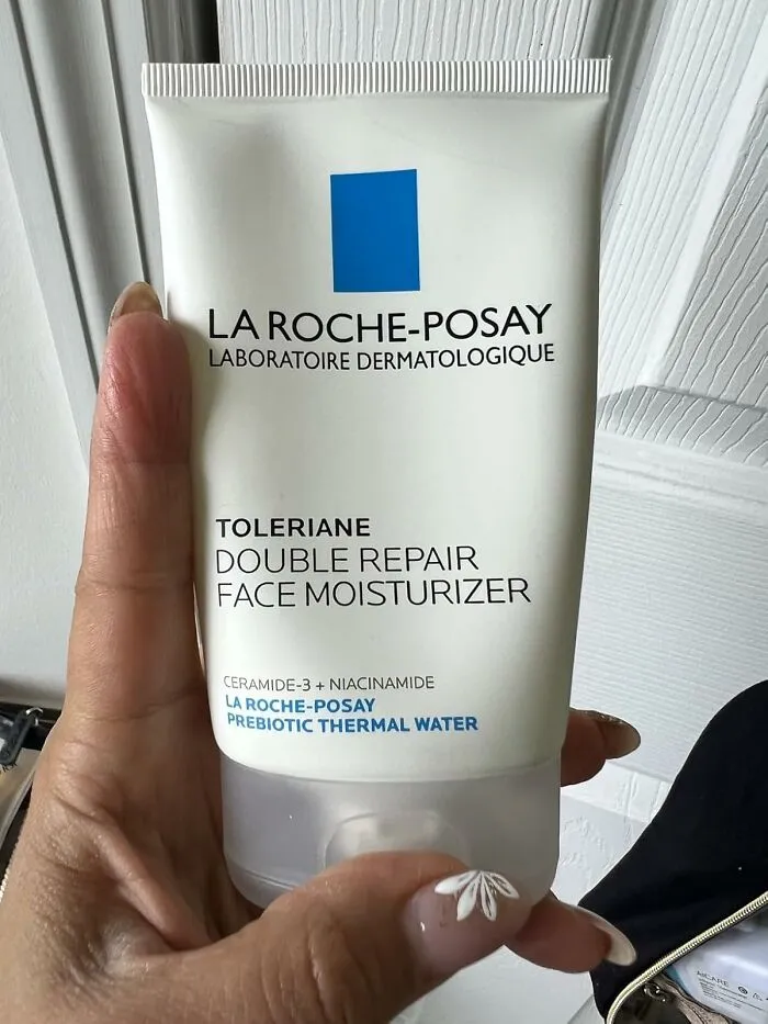 Your Skin Can Finally Chill Out And Stop Being So Extra With A Little Help From <a Style="Display:inline;" Href="Https://Www.amazon.com/Roche-Posay-Toleriane-Double-Repair-Moisturizer/Dp/B01n9spqhq?ie=utf8&th=1&linkcode=ll1&tag=bpemu-20&linkid=785fe6bb5fccf090fed2a6e0e9fe282d&language=en_us&ref_=as_li_ss_tl" Target="_blank">    <span Style="Font: Inherit; Color: #d74b1f;"> La Roche Posay Toleriane Face Moisturizer </Span>