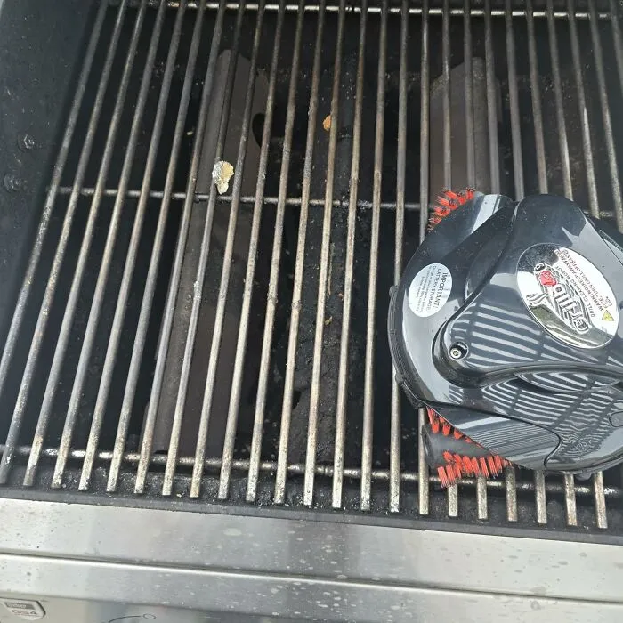Say 'Hasta La Vista, Baby' To Caked-On BBQ Gunk Because This <a Style="Display:inline;" Href="Https://Www.amazon.com/Grillbot-Automatic-Grill-Cleaning-Bundle/Dp/B07wlz2w28?ie=utf8&th=1&linkcode=ll1&tag=bpkoala-20&linkid=37b9d834679749b37f22fd1931c02b05&language=en_us&ref_=as_li_ss_tl" Target="_blank"><span Style="Font: Inherit; Color: #d74b1f;"> Grill Cleaning Robot</Span> Is Here To Terminate Your Dirty Work