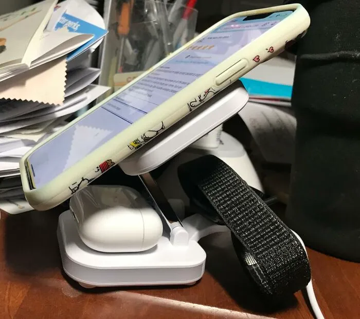 Banish The Tangled Nest Of Charging Cables From Your Nightstand, Because This Sleek <a Style="Display:inline;" Href="Https://Www.amazon.com/Magnetic-Wireless-Charging-Mag-Safe-Nightstand/Dp/B0f639d3f3?ie=utf8&linkcode=ll1&tag=bptapir-20&linkid=5a7fa9de61e9daaeda60787b4056daa9&language=en_us&ref_=as_li_ss_tl" Target="_blank"><span Style="Font: Inherit; Color: #d74b1f;"> 5-In-1 Wireless iPhone Charger</Span> Is The One Gadget Aiming To Juice Up All Your Essential Apple Gear Simultaneously And Stylishly