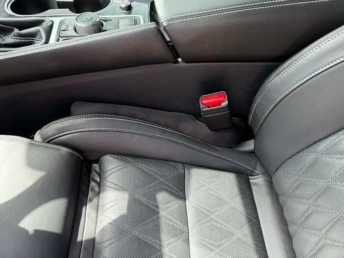 That Awkward Black Hole Between Your Car Seats, Probably Hiding Narnia And All Your Missing Chapsticks, Can Finally Be Blocked By A <a Style="Display:inline;" Href="Https://Www.amazon.com/Drop-Stop-Original-Patented-Filler/Dp/B00byh6c1e?ie=utf8&linkcode=ll1&tag=bphawk-20&linkid=8ad9d623b180fd9eeb46cf02b2520d7b&language=en_us&ref_=as_li_ss_tl" Target="_blank"><span Style="Font: Inherit; Color: #d74b1f;"> Drop Stop Car Seat Gap Filler </Span>