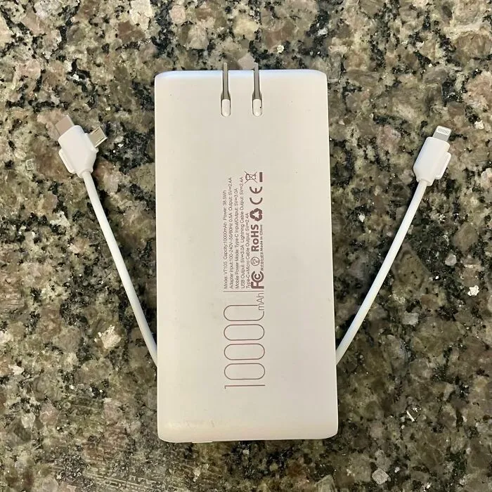 Your Phone And Charger Can Finally Live Their Best 'Together Forever' Life With A <a Style="Display:inline;" Href="Https://Www.amazon.com/10000mah-Portable-Charger-Battery-Compatible/Dp/B0bnc27dcm?ie=utf8&th=1&linkcode=ll1&tag=bpworm-20&linkid=fc674cd5566985a27f862c0002e844bb&language=en_us&ref_=as_li_ss_tl" Target="_blank">    <span Style="Font: Inherit; Color: #d74b1f;"> Portable Charger With Built In Cables </Span>