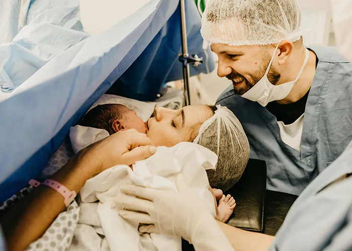 "Shut The Hell Up": 35 Dads Share Birthing Room Experiences And Give Advice To New Parents
