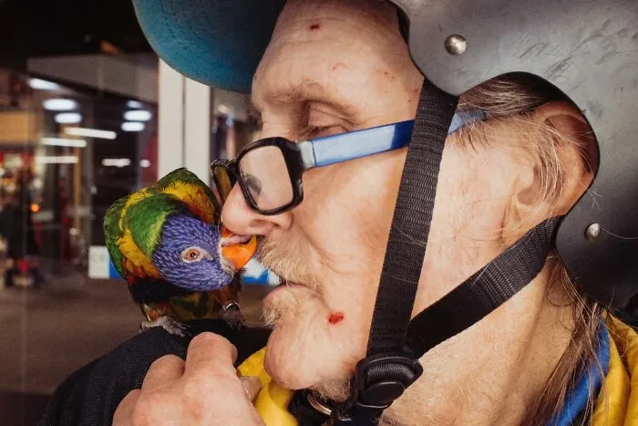 48 Candid Street Photos By Alex McClintock That Tell Stories Without Words