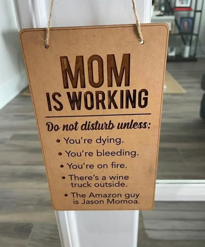 50 Of The Funniest Signs Ever Spotted In The Wild (New Pics)