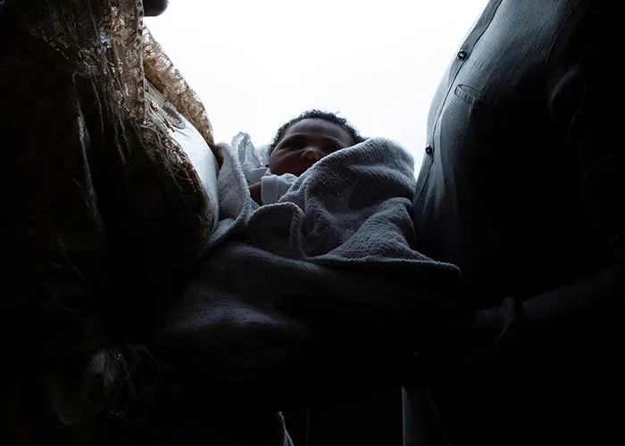 "Shut The Hell Up": 35 Dads Share Birthing Room Experiences And Give Advice To New Parents