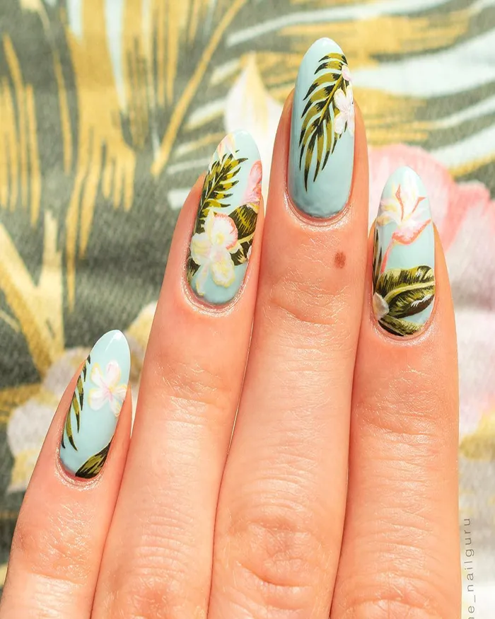 Garden-Fresh Tropical Leaf Accent