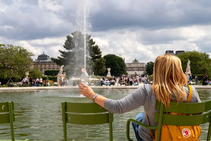 34 Hilarious Coincidences Captured By Street Photographer Luca Regoli