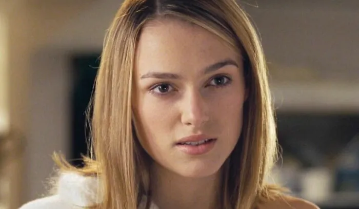 30 People Call Out Popular Romantic Movies That Are Actually Super Toxic