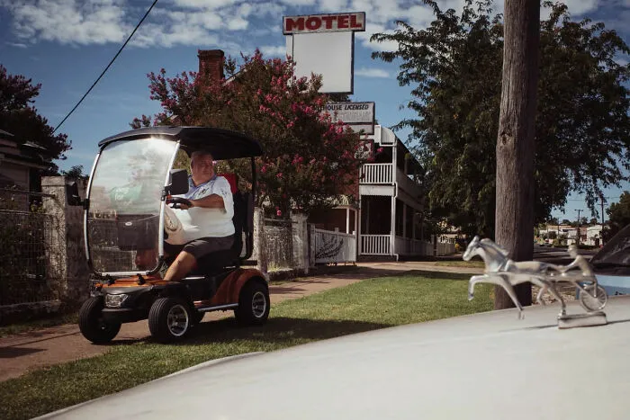48 Candid Street Photos By Alex McClintock That Tell Stories Without Words