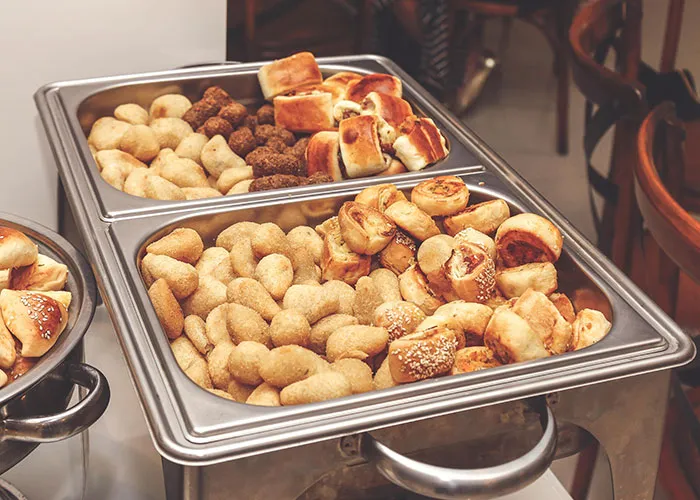 “Mother Laughed”: 40 Buffet Moments That Prove Some People Shouldn’t Be Allowed To Eat In Public